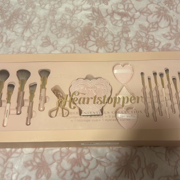 Heartstopper Other - TikTok Viral Heartstopper Pink Makeup Brush Set